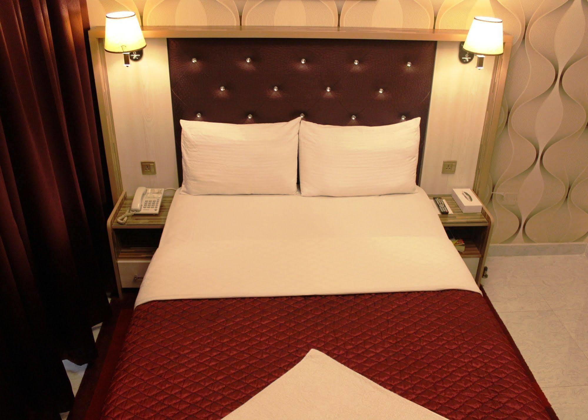 Sutchi Hotel Dubai Eksteriør bilde